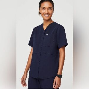 FIGS Masaya zip front scrub top pocket